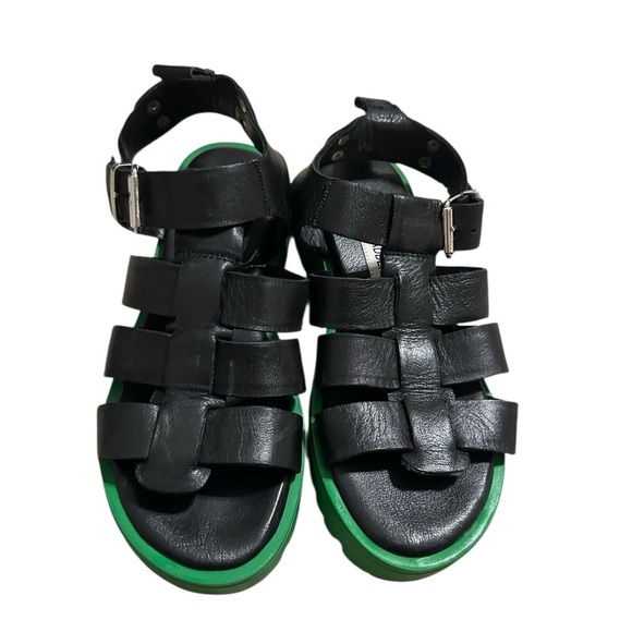 Steve Madden DEVLYN Black Leather Gladiator Sandals with Green Soles Size 6 Y2K - Picture 1 of 8